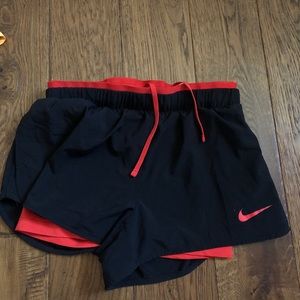 nike shorts size women xs